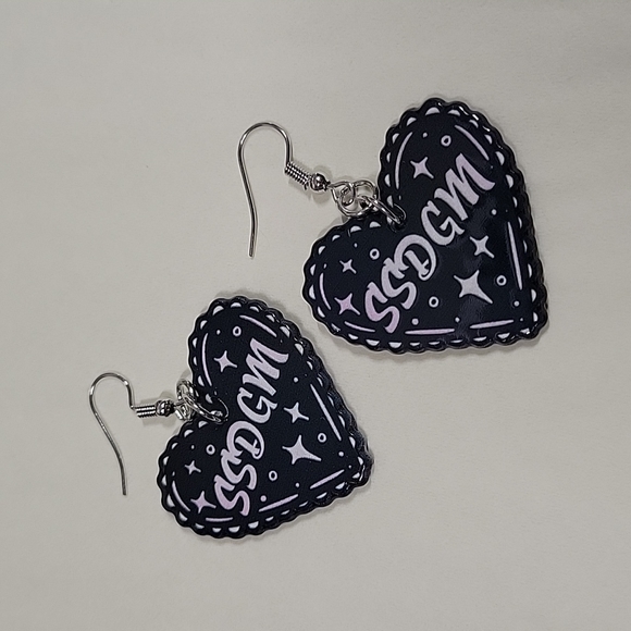 My Favorite Murder Earrings, Stay Sexy and Don't Get Murdered, drop earrings - Picture 6 of 7